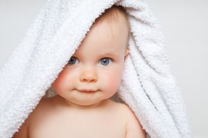 Comment hydrater la peau de bébé